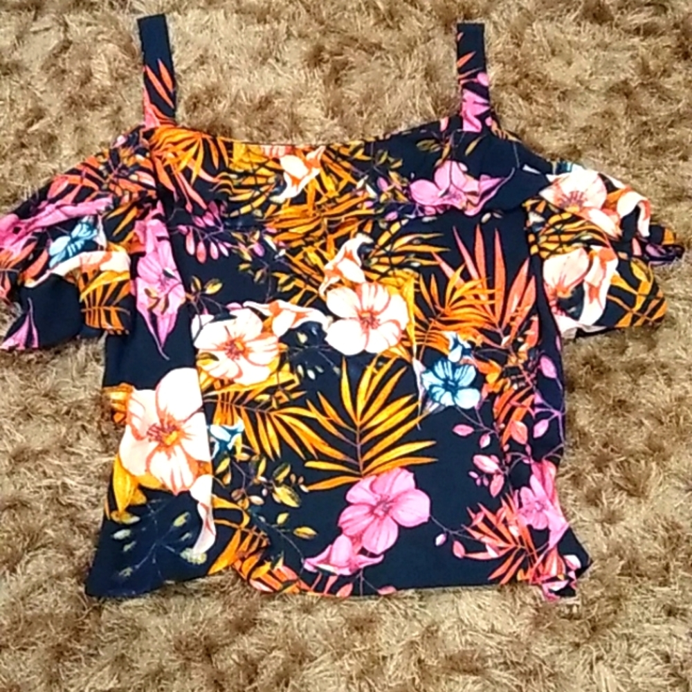 Off the shoulder Top * NWOT * - Picture 2 of 6